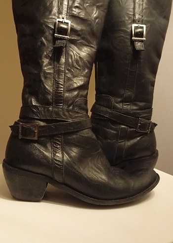 Kadın Siyah Deri Diz Boyu Tokalı Çizme - Görsel 3