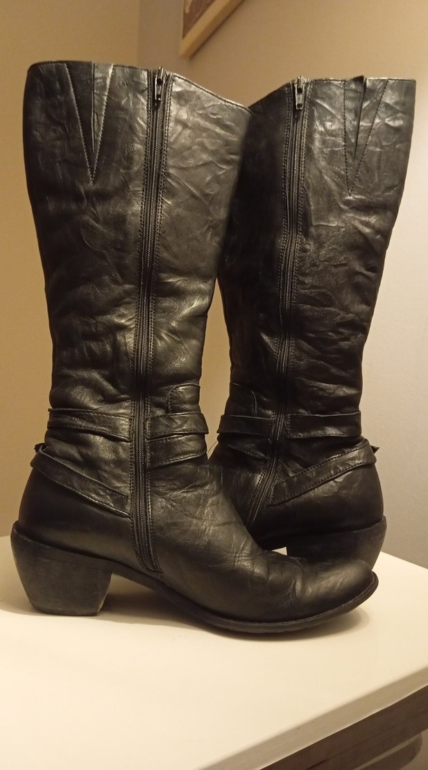 Kadın Siyah Deri Diz Boyu Tokalı Çizme - Görsel 4