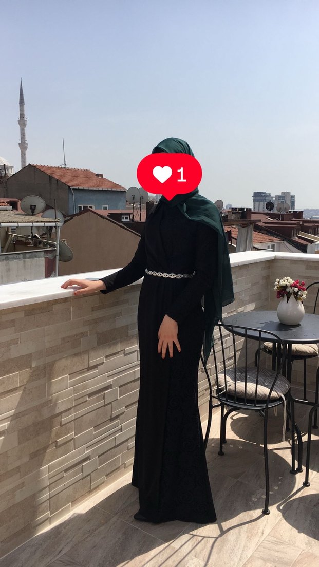 Uzun Kollu Siyah Yılan Desenli Kemerli Abiye - Görsel 4