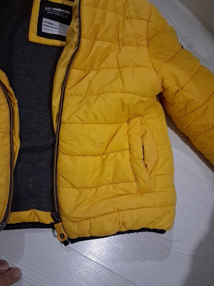 Sarı Kapüşonlu Erkek Çocuk Mont lcw marka - Görsel 3