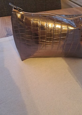 Deri görünümlü makyaj çantası - Görsel 3