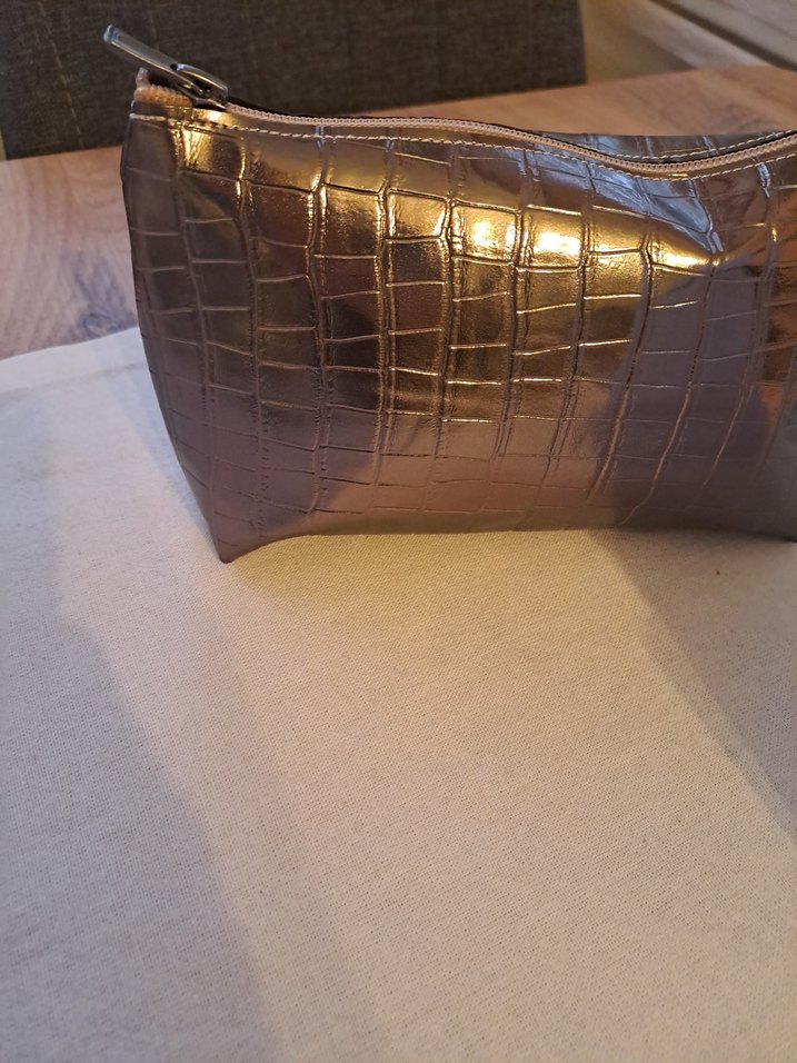 Deri görünümlü makyaj çantası - Görsel 3