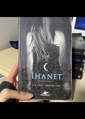 P.C. Cast + Kristin Cast Kitap Seti - Görsel 3