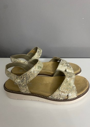 Altın Renkli Yılan Desenli Dolgu Topuklu Kadın Sandalet - Görsel 2
