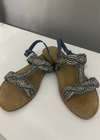 Boncuk İşlemeli Mavi Süet Kadın Dolgu Topuklu Sandalet - Görsel 3