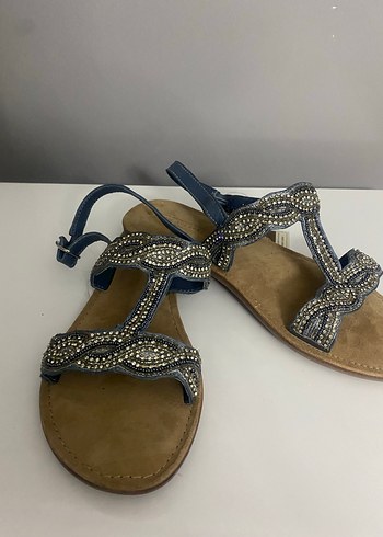 Boncuk İşlemeli Mavi Süet Kadın Dolgu Topuklu Sandalet - Görsel 4