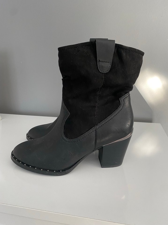 Siyah Süet Tokalı Kadın Topuklu Bot - Görsel 2