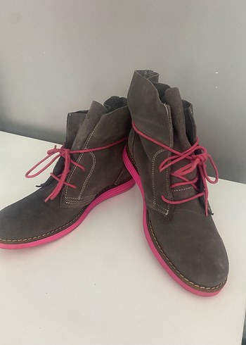 Gri Süet Kadın Bot Pembe Detaylı - Görsel 4