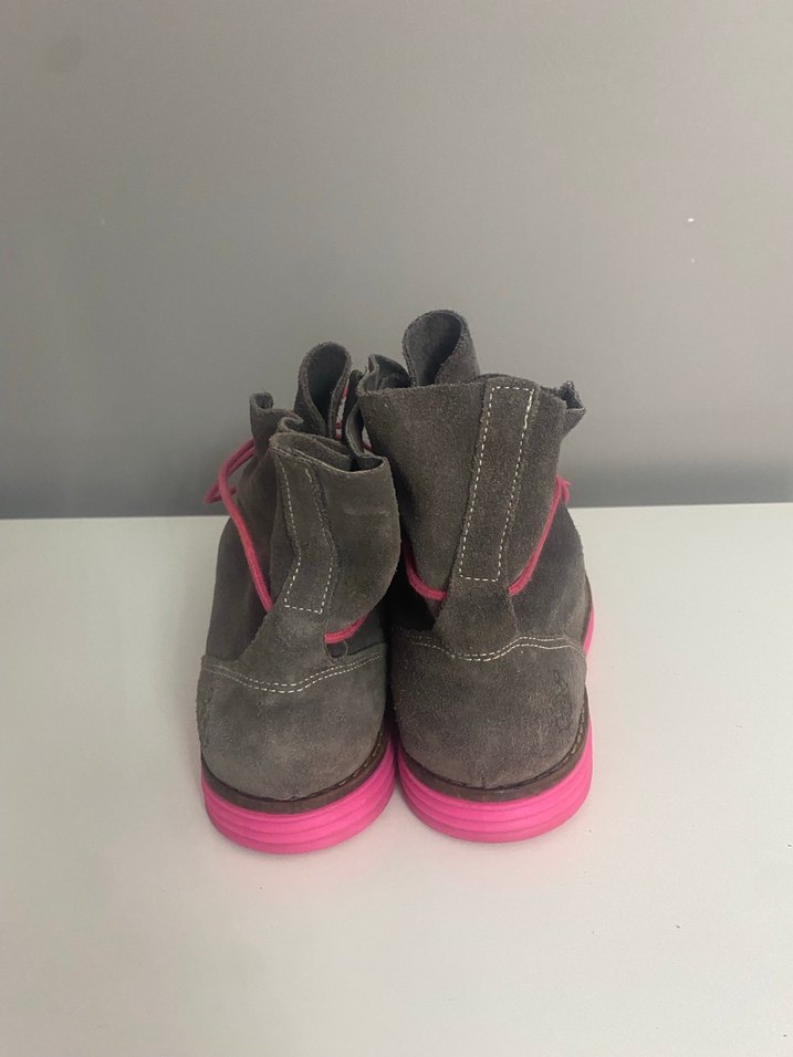 Gri Süet Kadın Bot Pembe Detaylı - Görsel 3