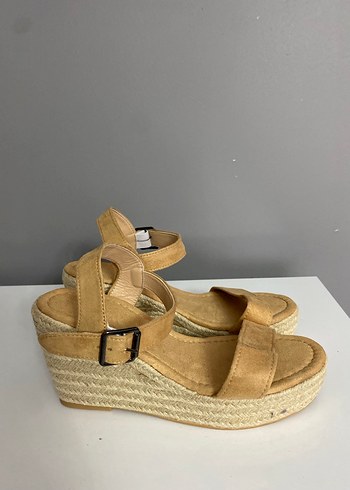 Bej Süet Dolgu Topuklu Kadın Sandalet - Görsel 6