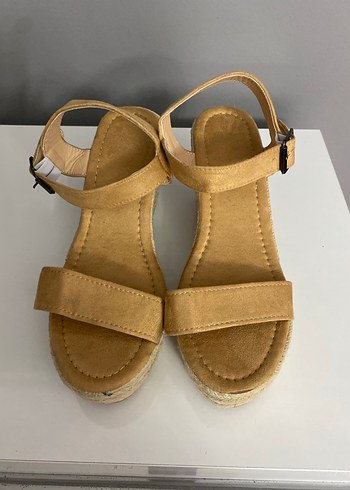 Bej Süet Dolgu Topuklu Kadın Sandalet - Görsel 2