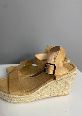 Bej Süet Dolgu Topuklu Kadın Sandalet - Görsel 4