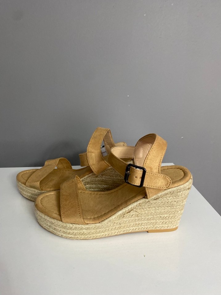 Bej Süet Dolgu Topuklu Kadın Sandalet - Görsel 3