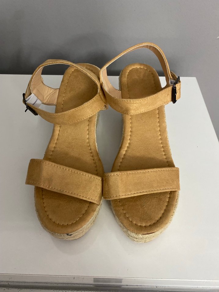 Bej Süet Dolgu Topuklu Kadın Sandalet - Görsel 2