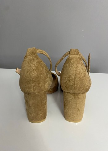 Bej Süet Kemerli Kadın Topuklu Ayakkabı - Görsel 3