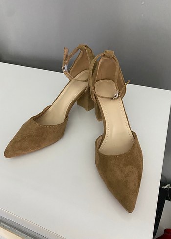 Bej Süet Kemerli Kadın Topuklu Ayakkabı - Görsel 5