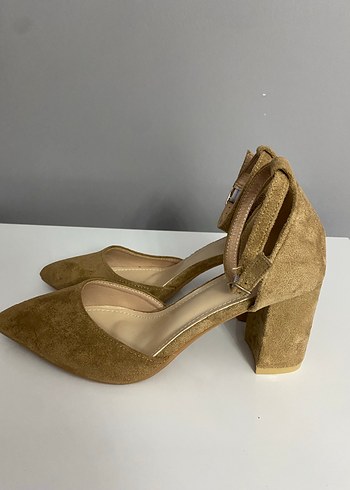 Bej Süet Kemerli Kadın Topuklu Ayakkabı - Görsel 4