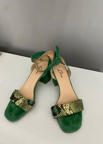 Yeşil Yılan Desenli Süet Kadın Topuklu Ayakkabı - Görsel 6