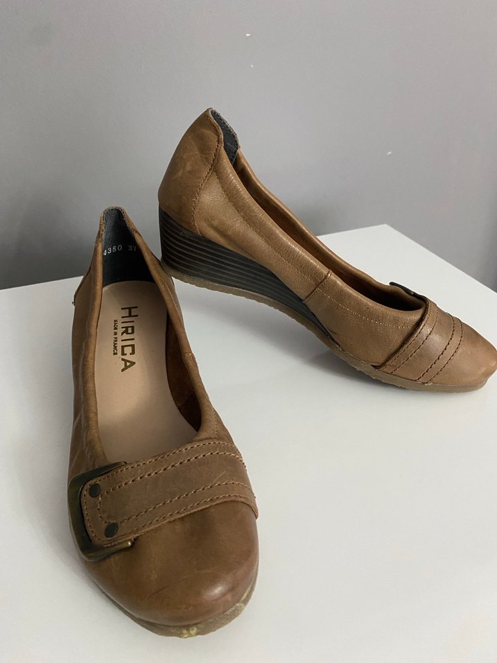 Bej Deri Tokalı Dolgu Topuk Kadın Klasik Ayakkabı - Görsel 3