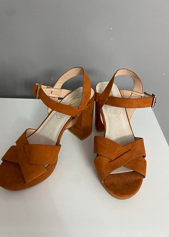 Bej Süet Dolgu Topuklu Kadın Sandalet - Görsel 5