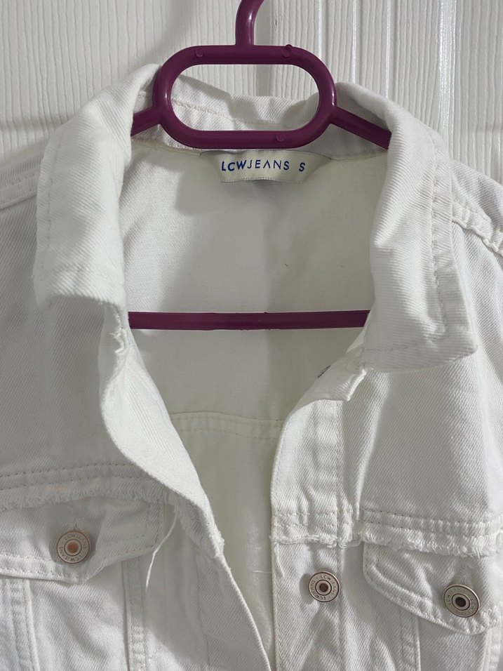 Beyaz Düğmeli Kadın Kot Ceket - Görsel 2