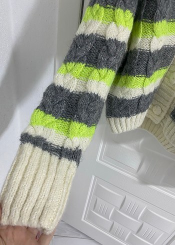 Çizgili Gri Triko Kadın Hırka - Görsel 2