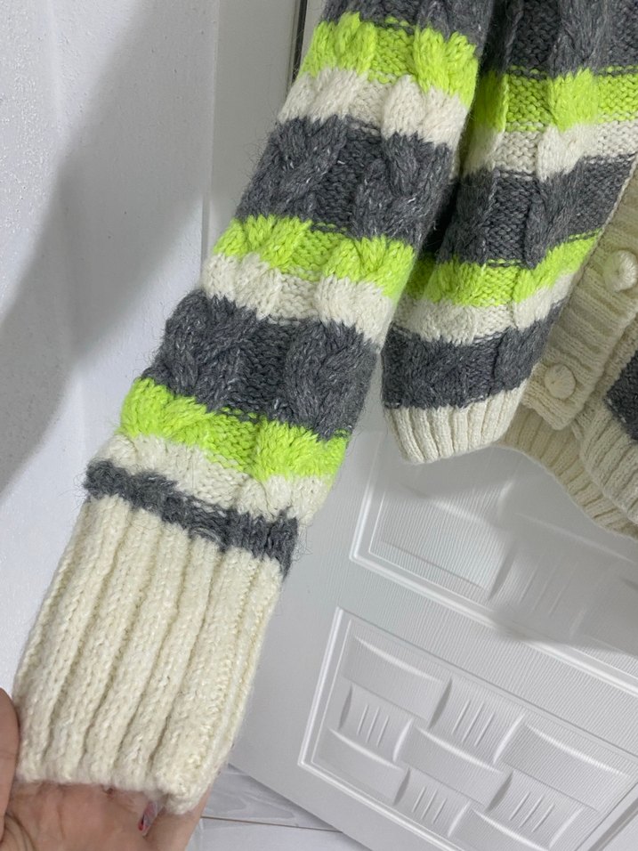 Çizgili Gri Triko Kadın Hırka - Görsel 2