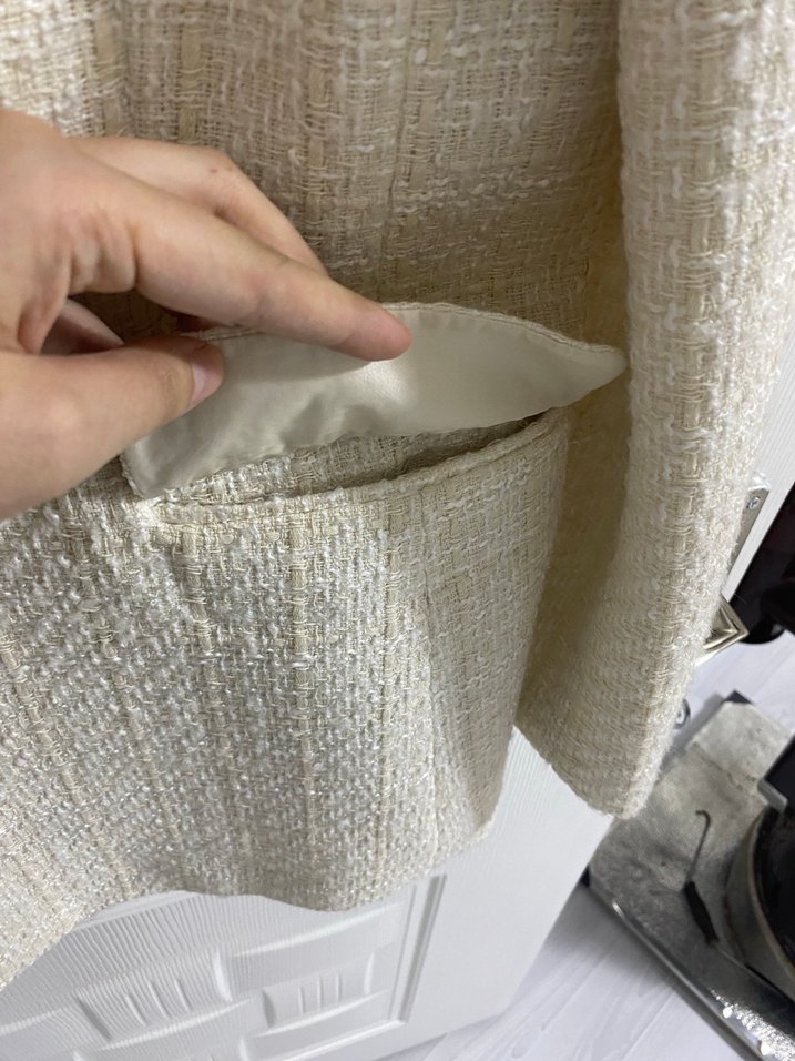 Beyaz Düğmeli Kadın Midi Blazer - Görsel 2