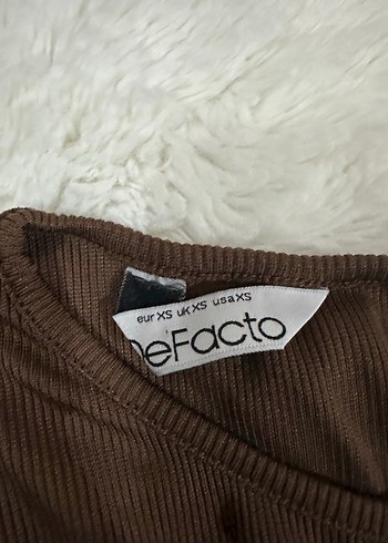 Kahverengi Yüksek Yakalı Kadın Atlet - Görsel 2