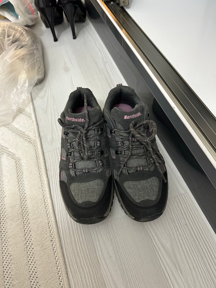 Gri  Kadın Bot - Görsel 2