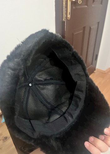 Kadın Siyah Kürk Detaylı Sıcak Şapka - Görsel 5