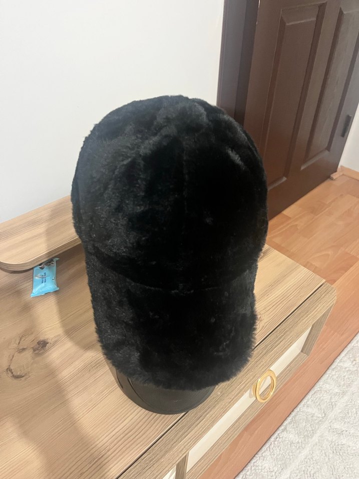 Kadın Siyah Kürk Detaylı Sıcak Şapka - Görsel 3