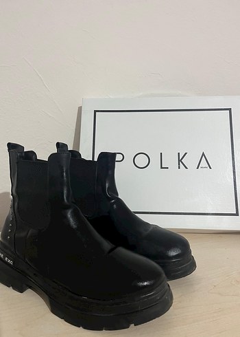 Siyah Parlak Desenli Platform Bot - Görsel 3