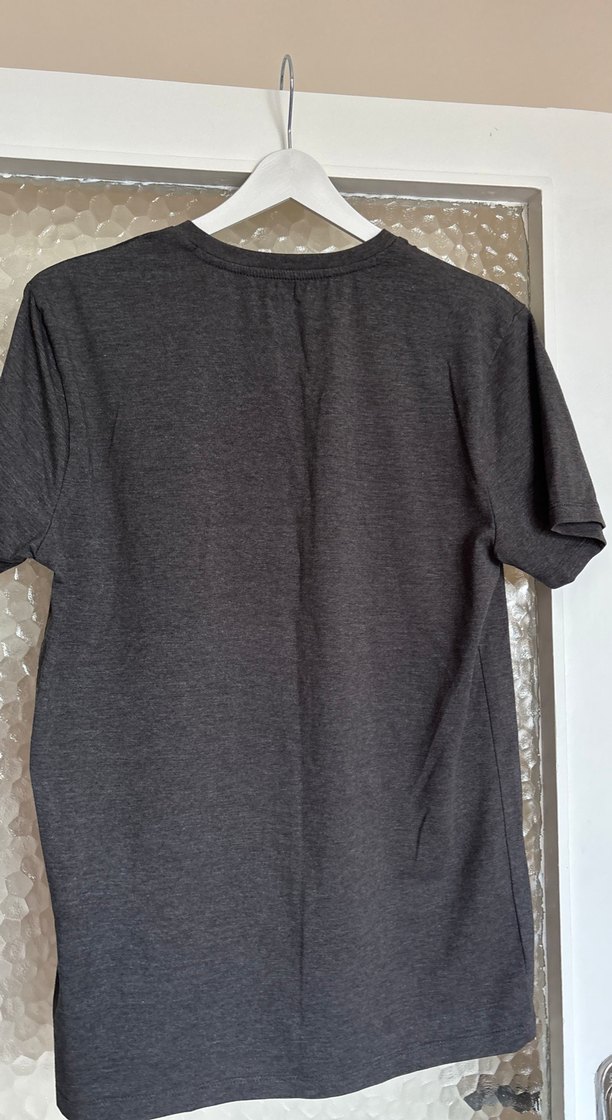 Gri V Yaka Keten Erkek Tişört - Görsel 4