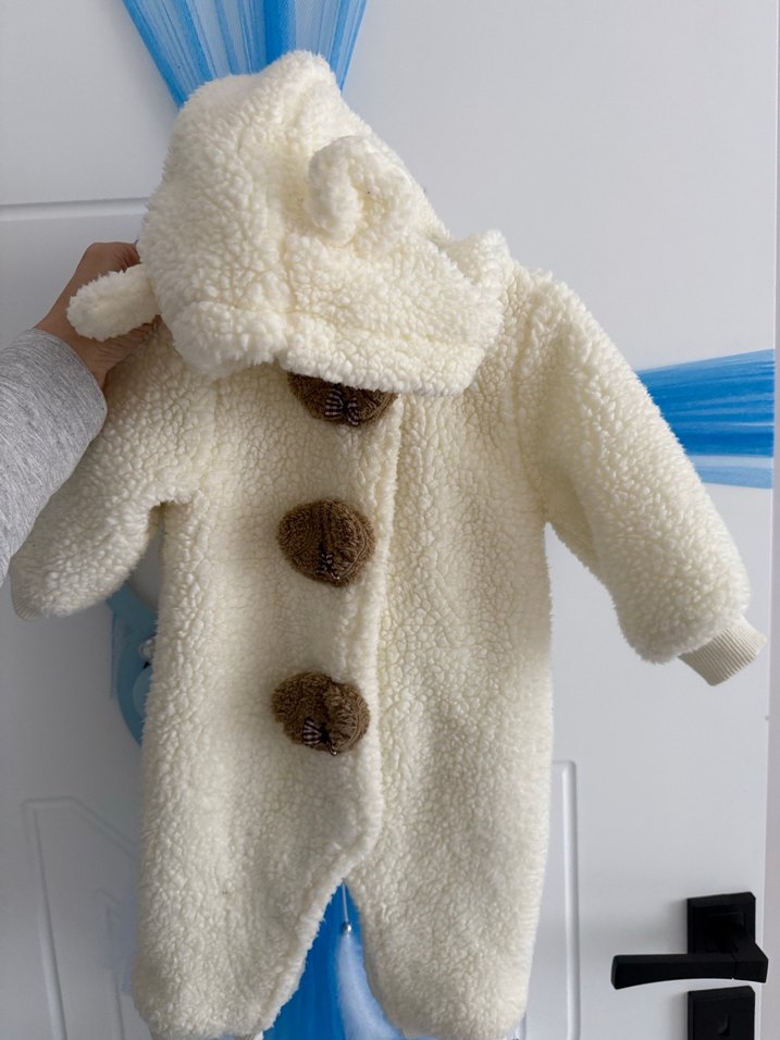 Beyaz Düğmeli Bebek Tulumu - Görsel 2