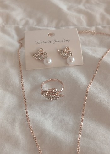 Mini Beyaz İşlemeli Kuğu Takı Seti - Görsel 2