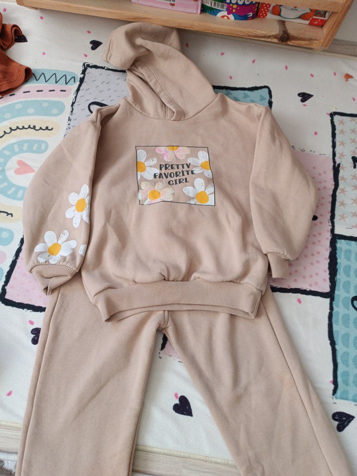 Bej Desenli Kız Çocuk Sweatshirt ve Eşofman Takımı - Görsel 2