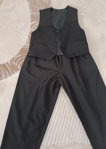 Siyah Düğmeli Çocuk Takım Elbise - Görsel 2