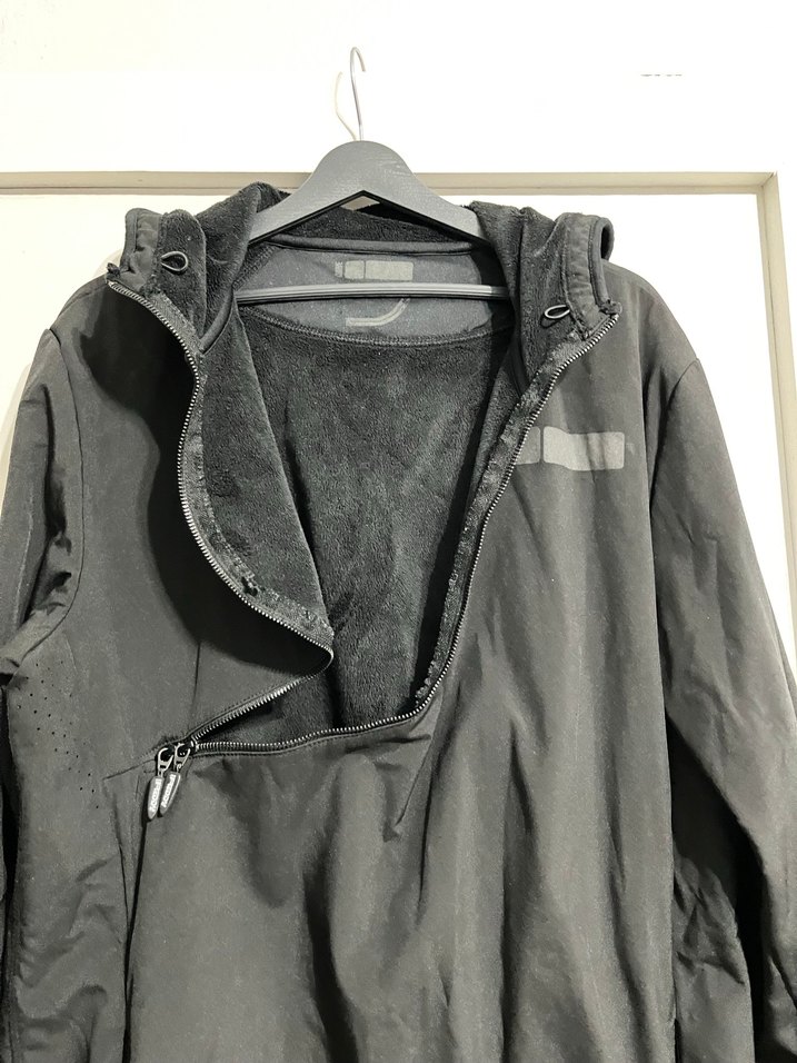 Fermuarlı Yüksek Yakalı Siyah Yağmurluk - Görsel 4