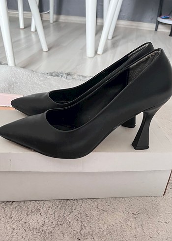 Siyah Modern Klasik Stiletto Topuklu Kadın Ayakkabı - Görsel 2