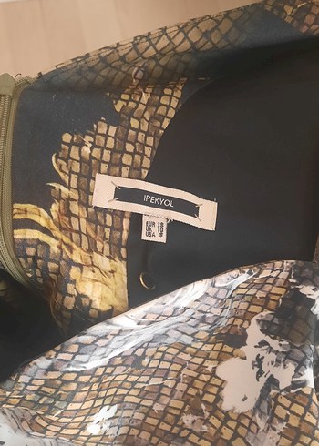 Desenli Kahverengi V yaka elbise - Görsel 3