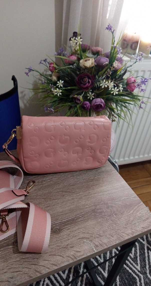 Guess Pembe Deri Kadın Omuz Çantası - Görsel 4