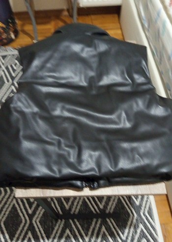 Siyah Deri Fermuarlı Yüksek Yaka Kadın Yelek - Görsel 4