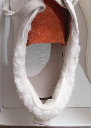 Beyaz Kadın Spor Ayakkabı Kürklü Detaylı - Görsel 5