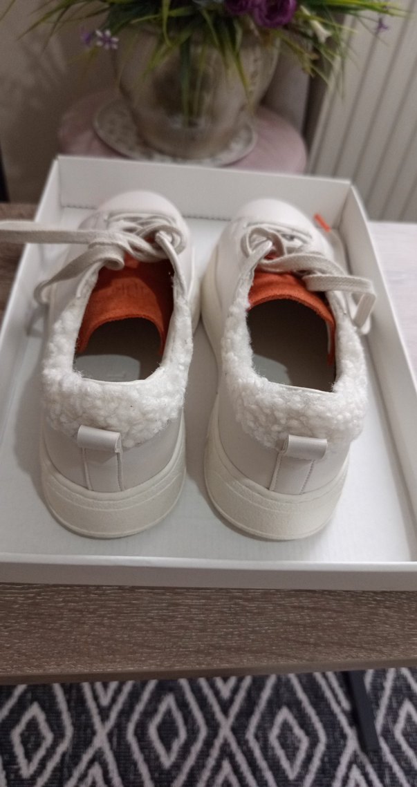 Beyaz Kadın Spor Ayakkabı Kürklü Detaylı - Görsel 3