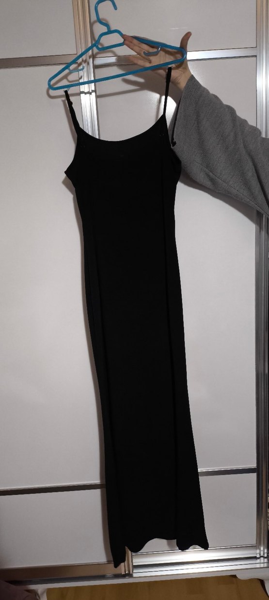 Siyah uzun ince askılı Elbise - Görsel 3