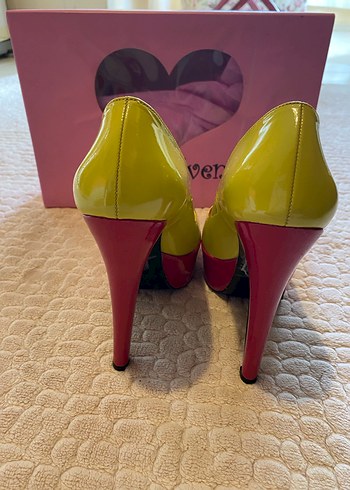 Sarı Parlak Rugan Platform Topuklu Ayakkabı - Görsel 2