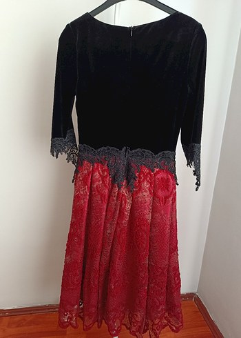 Bordo Dantelli Eteği Çift Kat Gotik Siyah Kadife Elbise - Görsel 4