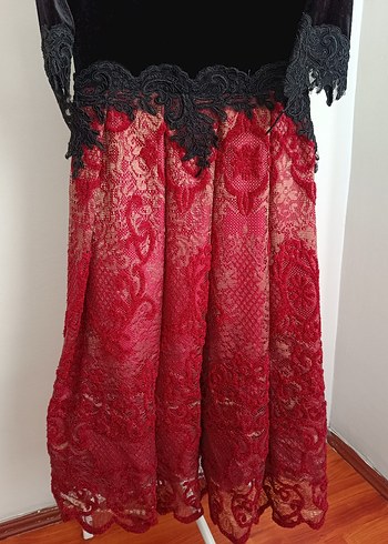 Bordo Dantelli Eteği Çift Kat Gotik Siyah Kadife Elbise - Görsel 2