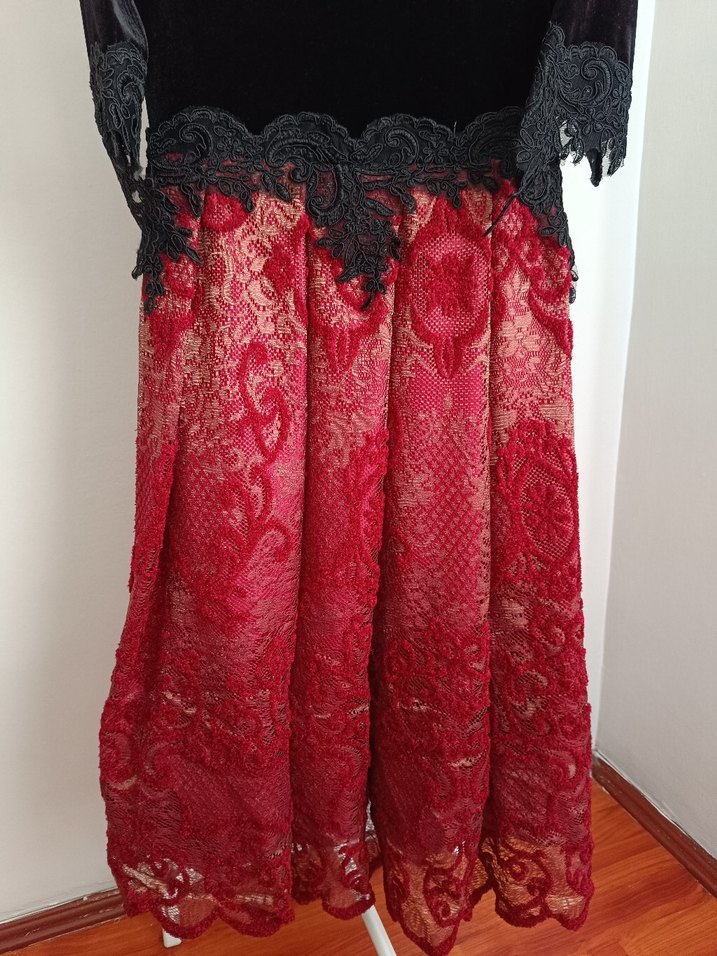 Bordo Dantelli Eteği Çift Kat Gotik Siyah Kadife Elbise - Görsel 2